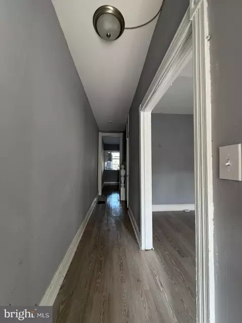 Entry Way - 2006 Walbrook Ave, Baltimore, MD 21217 photo 2 of 19
