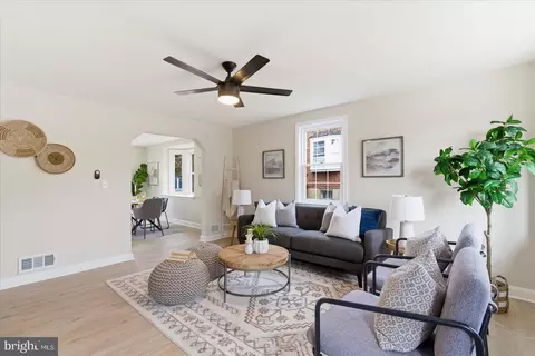 10 Mardrew Rd, Baltimore, MD 21229