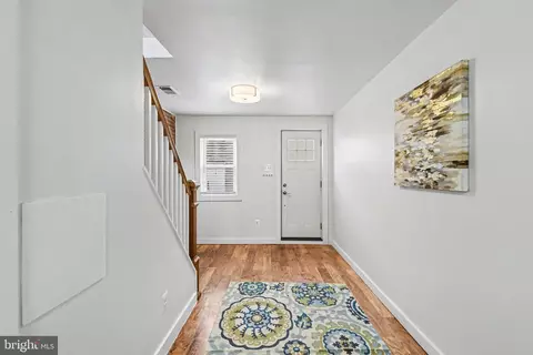 Entry Way - 207 S Durham St, Baltimore, MD 21231 photo 3 of 5