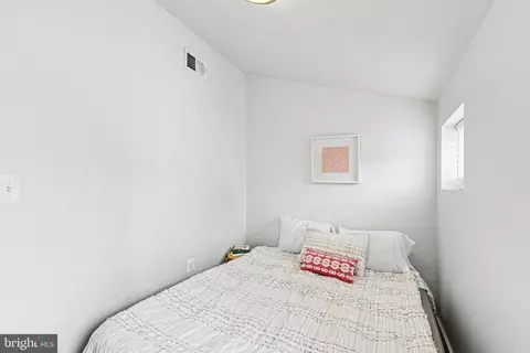 Bedroom - 207 S Durham St, Baltimore, MD 21231 photo 2 of 5