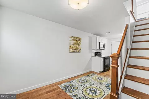 Entry Way - 207 S Durham St, Baltimore, MD 21231 photo 2 of 5