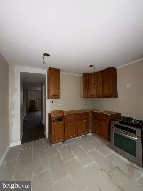 Entry Way - 1605 Lemmon St, Baltimore, MD 21223 photo 4 of 13