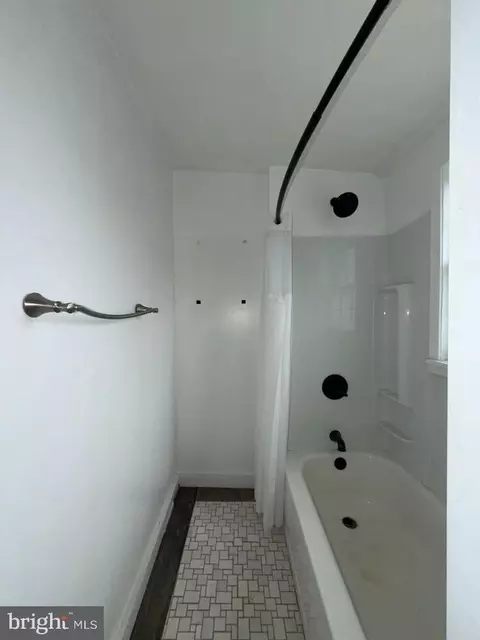 Bath - 1607 Lemmon St, Baltimore, MD 21223 photo 3 of 3