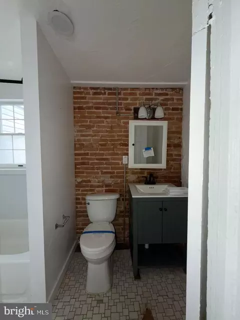 Bath - 1607 Lemmon St, Baltimore, MD 21223 photo 1 of 3