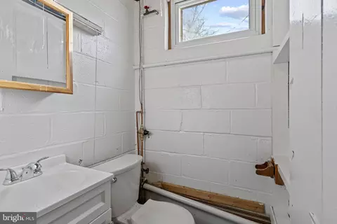 Bath - 4116 Raymonn Ave, Baltimore, MD 21213 photo 3 of 3