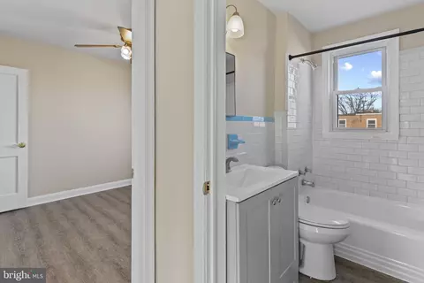 Bath - 4116 Raymonn Ave, Baltimore, MD 21213 photo 2 of 3