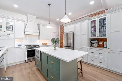 Kitchen - 1800 E Pratt St, Baltimore, MD 21231 photo 6 of 6