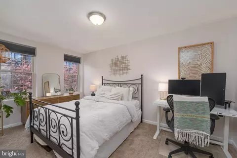 Bedroom - 1800 E Pratt St, Baltimore, MD 21231 photo 1 of 5
