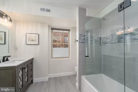 Bath - 1800 E Pratt St, Baltimore, MD 21231 photo 1 of 4