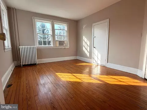 Living - 36 York, Baltimore, MD 21218 photo 18 of 18