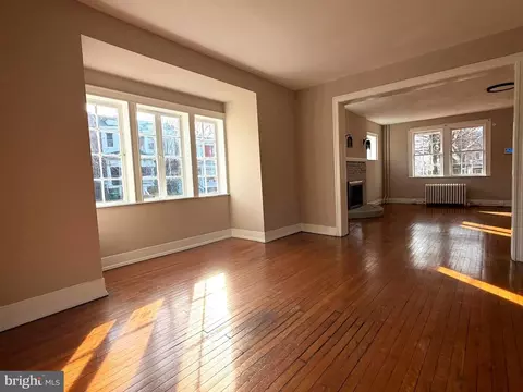 Living - 36 York, Baltimore, MD 21218 photo 11 of 18