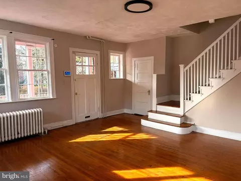 Living - 36 York, Baltimore, MD 21218 photo 16 of 18