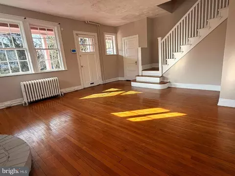 Living - 36 York, Baltimore, MD 21218 photo 17 of 18