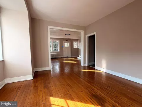 Living - 36 York, Baltimore, MD 21218 photo 13 of 18