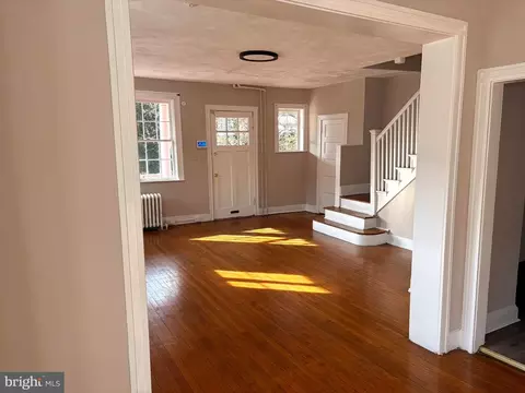 Living - 36 York, Baltimore, MD 21218 photo 15 of 18