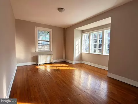 Living - 36 York, Baltimore, MD 21218 photo 10 of 18