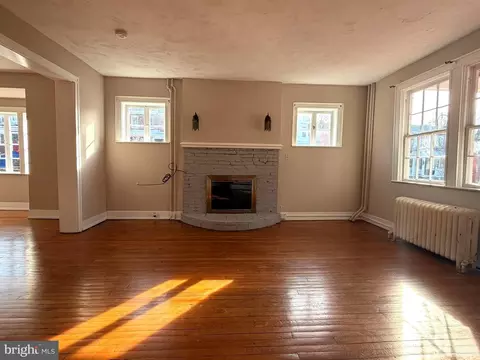 Living - 36 York, Baltimore, MD 21218 photo 7 of 18