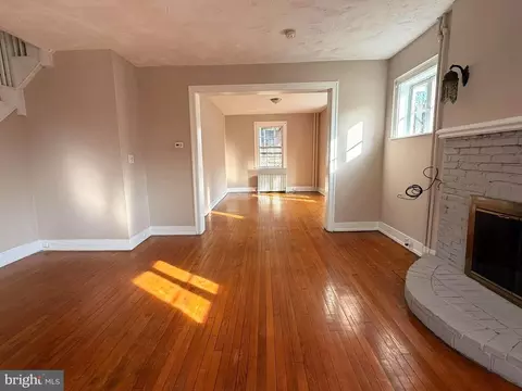 Living - 36 York, Baltimore, MD 21218 photo 5 of 18