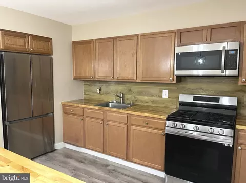 Kitchen - 4865 Melbourne Rd, Baltimore, MD 21229 photo 1 of 3