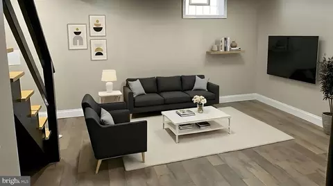 Living - 4865 Melbourne Rd, Baltimore, MD 21229 photo 3 of 3