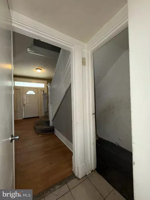 Entry Way - 3110 Garrison Blvd, Baltimore, MD 21216 photo 11 of 13