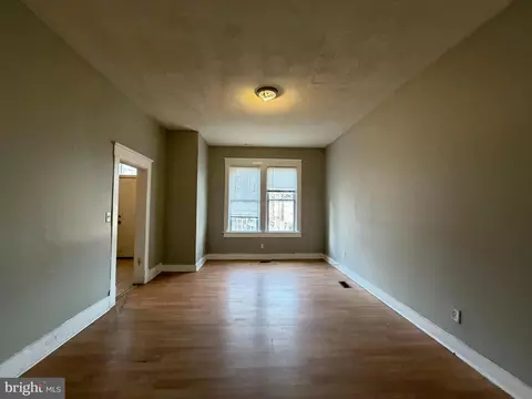Living - 3110 Garrison Blvd, Baltimore, MD 21216 photo 3 of 4