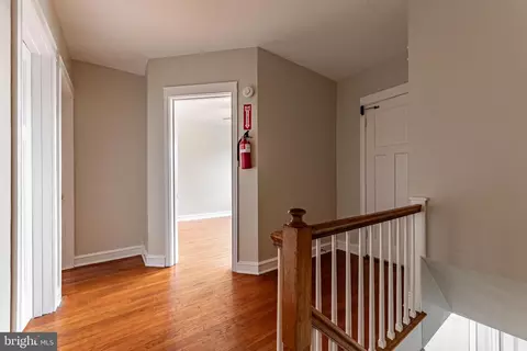 Entry Way - 3532 Cliftmont Ave, Baltimore, MD 21213 photo 5 of 6