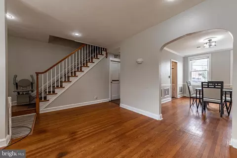 Entry Way - 3532 Cliftmont Ave, Baltimore, MD 21213 photo 2 of 6