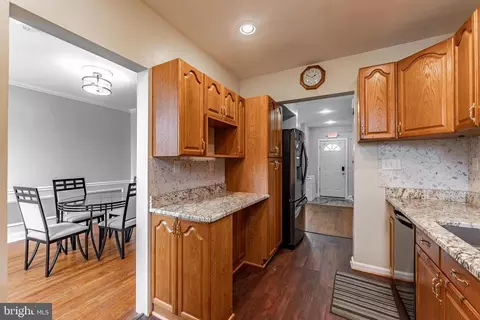 Entry Way - 3532 Cliftmont Ave, Baltimore, MD 21213 photo 3 of 6