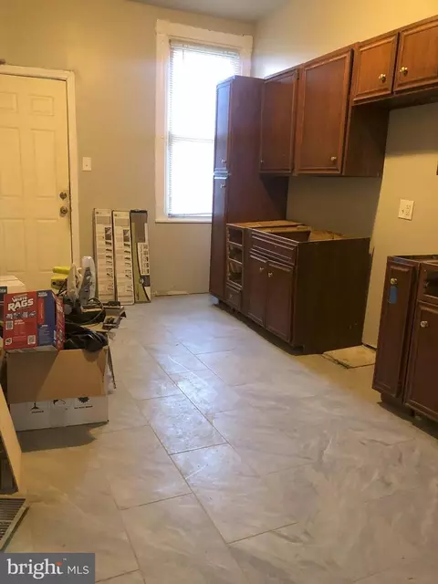 Entry Way - 2323 Mcculloh St, Baltimore, MD 21217 photo 2 of 3