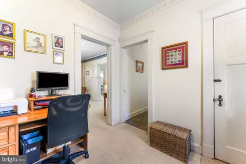 Entry Way - 2201 Pelham Ave, Baltimore, MD 21213 photo 5 of 11