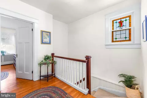Entry Way - 2201 Pelham Ave, Baltimore, MD 21213 photo 10 of 11