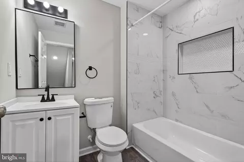 Bath - 1431 E Preston St, Baltimore, MD 21213 photo 1 of 6