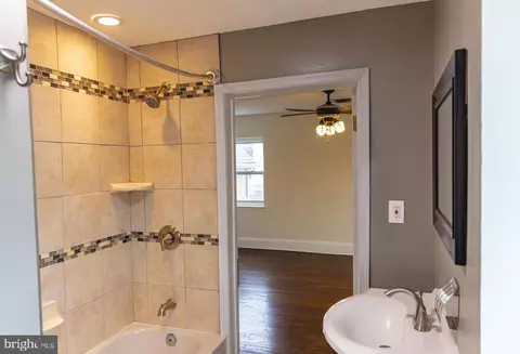 Bath - 6305 E Fordham Dr, Baltimore, MD 21215 photo 5 of 6
