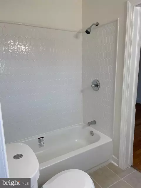 Bath - 6305 E Fordham Dr, Baltimore, MD 21215 photo 1 of 6