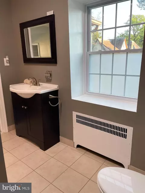 Bath - 6305 E Fordham Dr, Baltimore, MD 21215 photo 6 of 6
