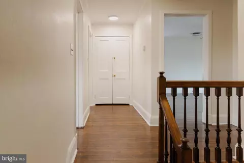 Entry Way - 6305 E Fordham Dr, Baltimore, MD 21215 photo 4 of 5
