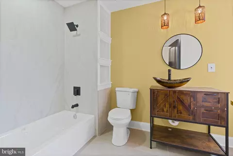 727 E 20th St, Baltimore, MD 21218 photo 25