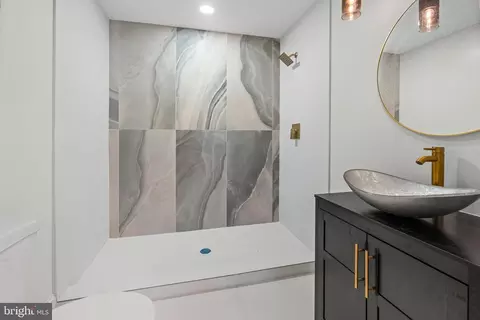 727 E 20th St, Baltimore, MD 21218 photo 20