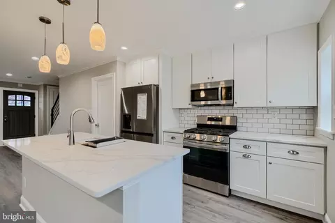 621 Ponca St, Baltimore, MD 21224