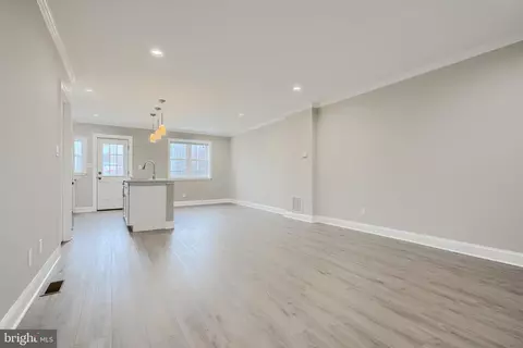 Living - 621 Ponca St, Baltimore, MD 21224 photo 4 of 6
