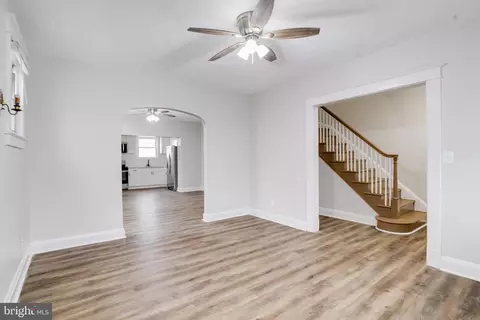 Entry Way - 4604 Walther Ave, Baltimore, MD 21214 photo 4 of 15
