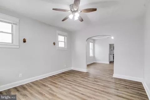 Entry Way - 4604 Walther Ave, Baltimore, MD 21214 photo 3 of 15