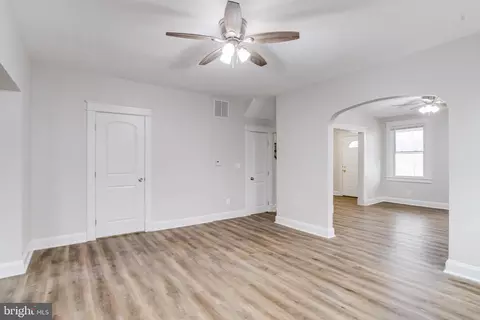 Entry Way - 4604 Walther Ave, Baltimore, MD 21214 photo 7 of 15