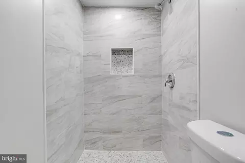 Bath - 4604 Walther Ave, Baltimore, MD 21214 photo 5 of 5