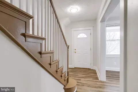 Entry Way - 4604 Walther Ave, Baltimore, MD 21214 photo 2 of 15