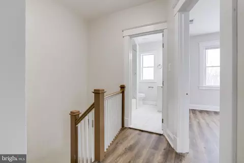 Entry Way - 4604 Walther Ave, Baltimore, MD 21214 photo 12 of 15