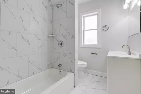 Bath - 4604 Walther Ave, Baltimore, MD 21214 photo 2 of 5