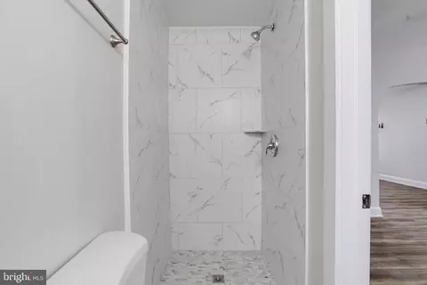Bath - 4604 Walther Ave, Baltimore, MD 21214 photo 1 of 5