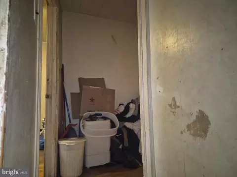 Entry Way - 3604 7th St, Baltimore, MD 21225 photo 6 of 7